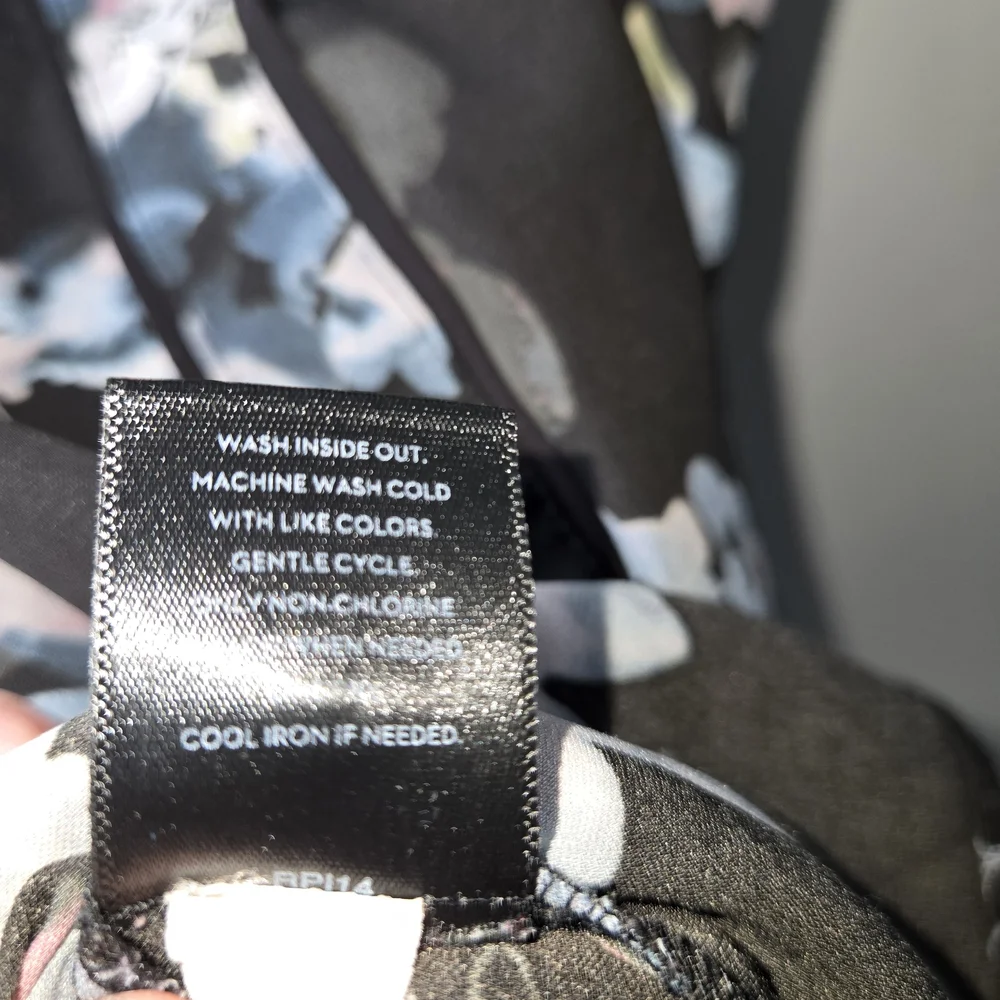 3 For $60. Simply Vera Vera Wang Black Floral Blouse - Picture 6 of 11